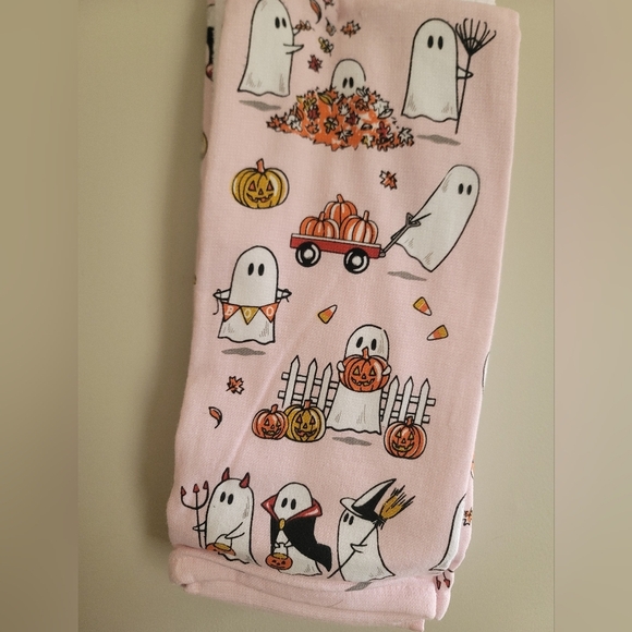 Isaac Mizrahi Pink Halloween Ghost Kitchen Towel **VIRAL** - Picture 4 of 4